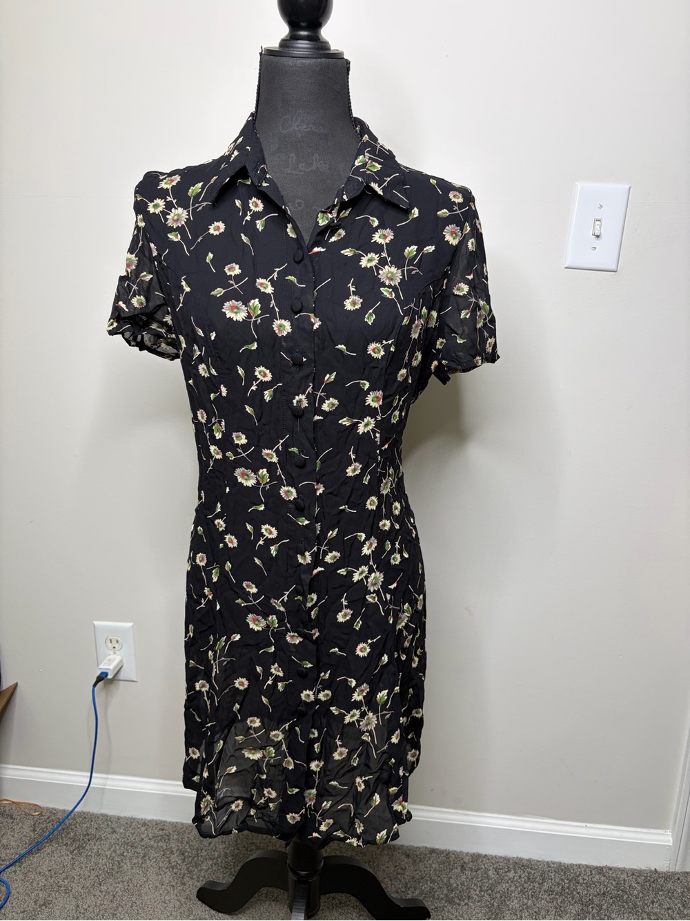 Vintage Y2K Black sheer Floral Button-Front Short Sleeve Dress lace back